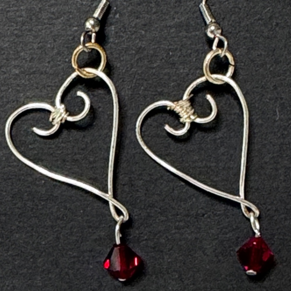 Elegant Silver Heart Necklace and Earring Set with Red Beads - Picture 8 of 9